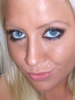 Monroes blue eyes are amazingly hypnotizing