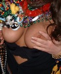 Drunk girls love to show their tits for beads